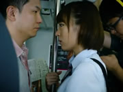 Japan Kiss en Handjob in Trein